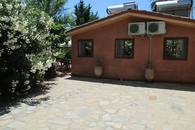 Romantischer Bungalow am Pool