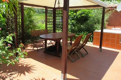 Romantischer Bungalow am Pool