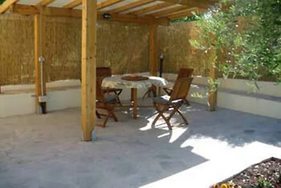 Bungalow im Olivenhain + Pool