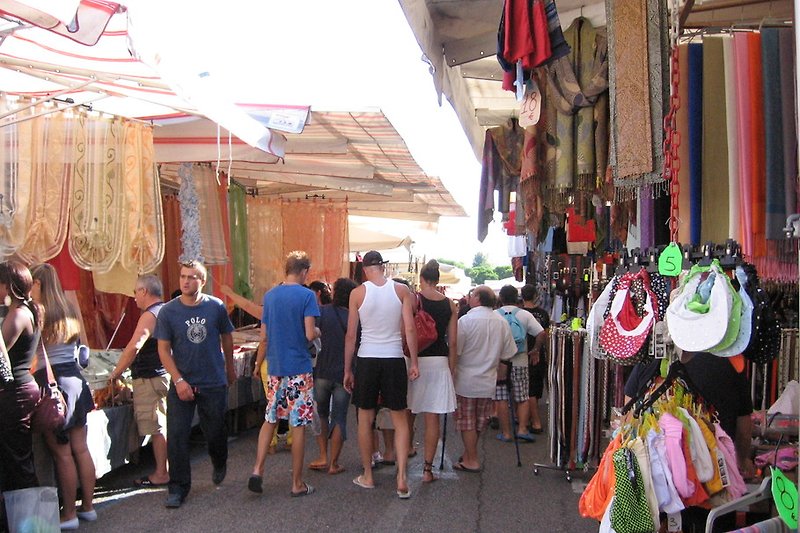 Jeden Donnerstag ist Markt in Bardolino