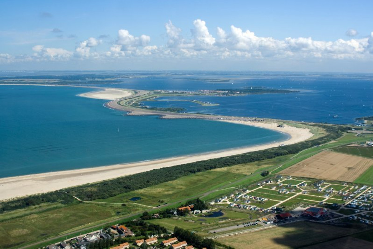 Beach 44 | Zeeland Village in Scharendijke from 71 € directly from Mr ...