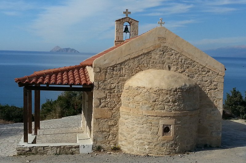 Kapelle oberhalb vom Komo Strand