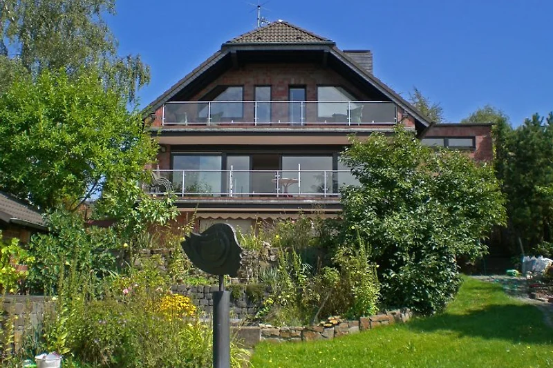 Huis Waldheide gezien vanuit de tuin