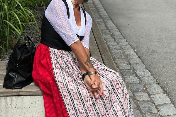 Frau M. Kogoj Frau M. Kogoj