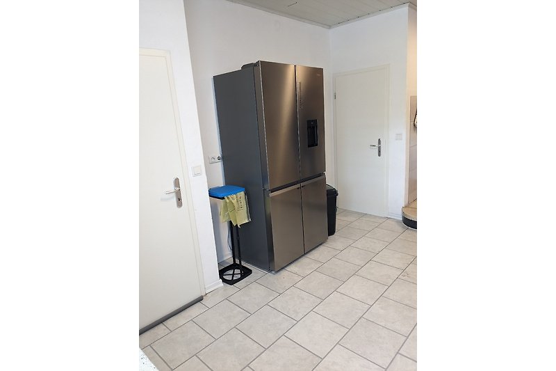 Ferienhaus"XL", Küche mit Kühlschrank.