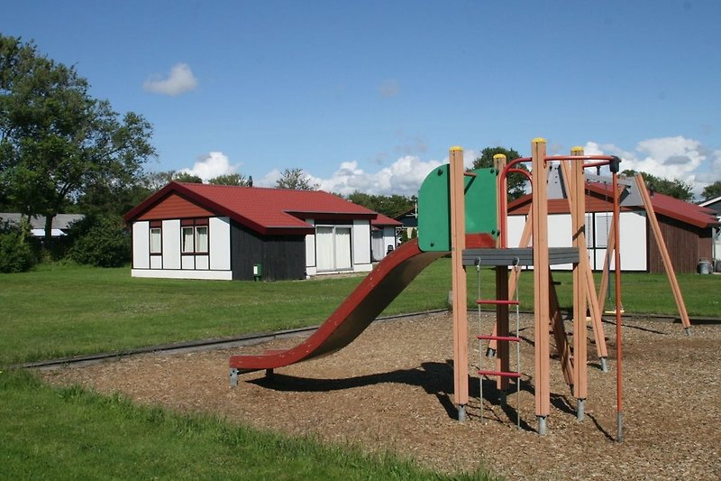Mehrere Spielplätze im Ferienpark