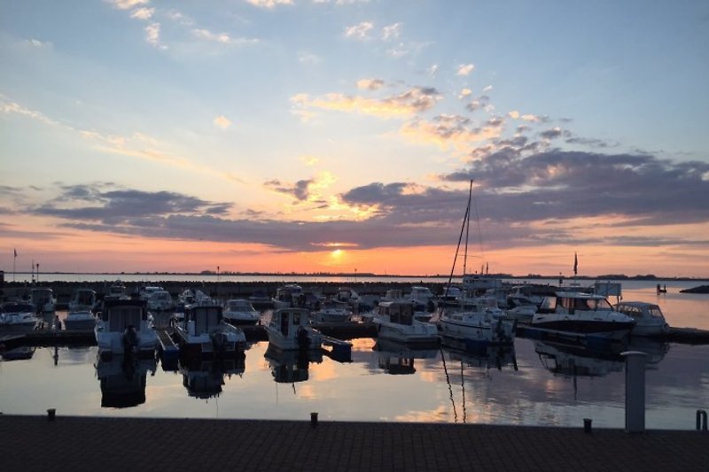 Sonnenuntergang  am Hafen