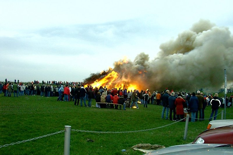 Osterfeuer (Ostersamstag)