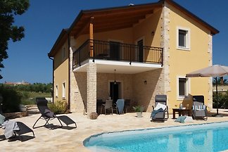 Villa Jomi