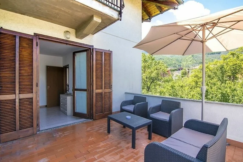 Terrasse mit Sitzmöglichkeiten, Zugang vom Schlafzimmer