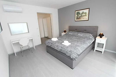 KARLO 2 Ferienhaus mit Pool (sa bazenom)