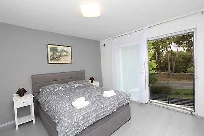 KARLO 2 Ferienhaus mit Pool (sa bazenom)