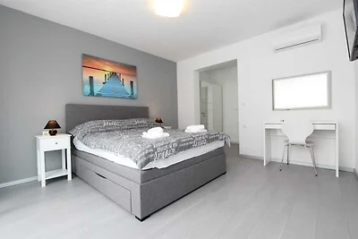 KARLO 2 Ferienhaus mit Pool (sa bazenom)
