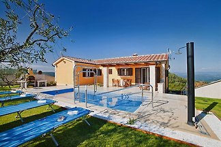 Villa Nataly mit Pool