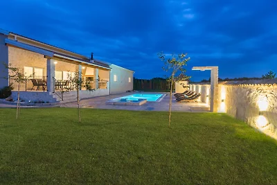 Villa Diana Porec mit Pool