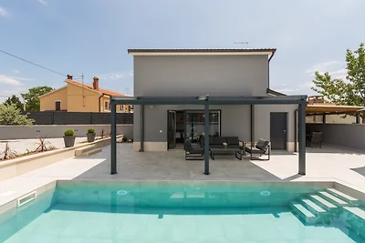 Villa Ana Tinjan mit Pool