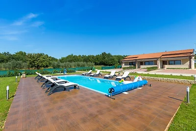 Villa Natura mit Pool