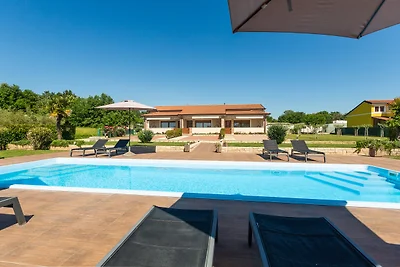 Villa Natura mit Pool