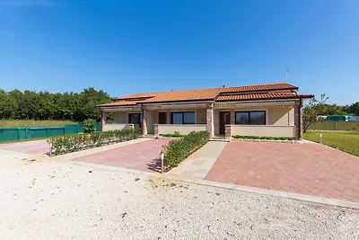 Villa Natura mit Pool