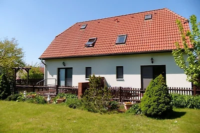 Casa di campagna vicino al laghetto FeWo green