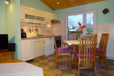 Landhaus am Teich Ferienhaus lila