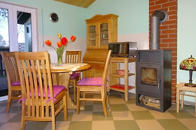 Landhaus am Teich Ferienhaus lila
