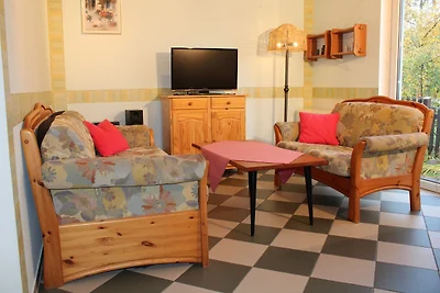 Casa di campagna vicino allo stagno FeWo rosso