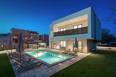 Villa Mila with Pool