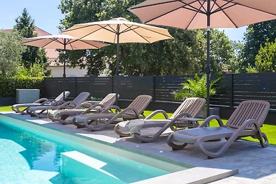 Villa Mila with Pool