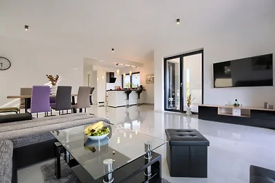 Villa Delfin