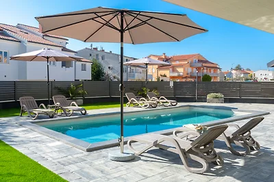 Villa Mila with Pool