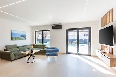 Villa Mila with Pool