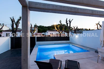 2012 Villa Montseny Empuriabrava