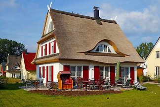 Exclusives Reetdachhaus Villa Lhamo