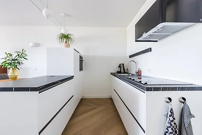 Lovina Beach House Urban Home Stay