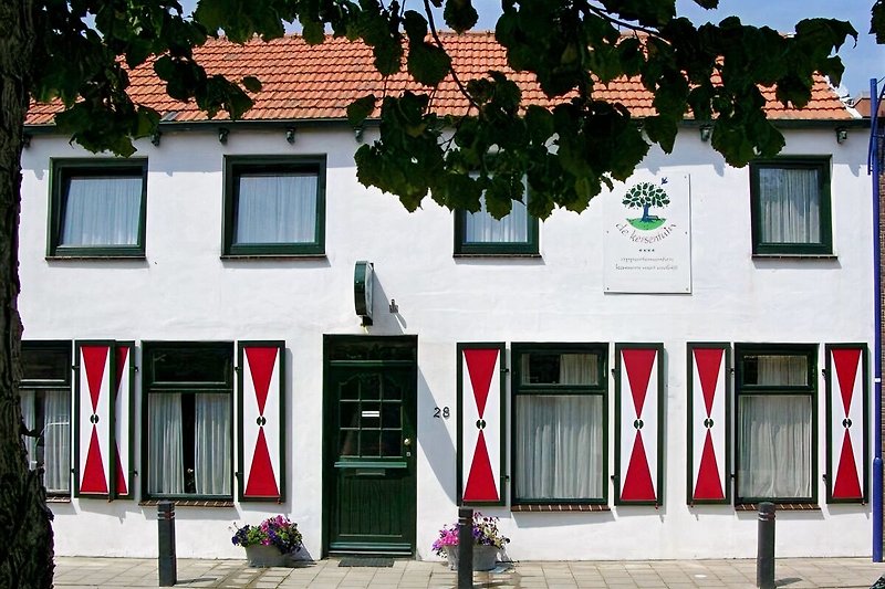 De Kersentuin, uw accommodatie midden in het dorpje Nieuwvliet
