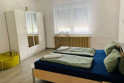 Villa FLORA mit aufgestelltem Pool