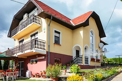 Casa di vacanza VIVIEN con piscina
