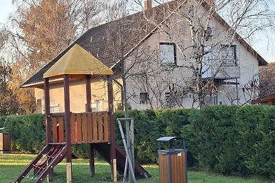 LOTUS Apartman mit aufgestelltem Pool