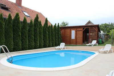 Tubi Resort mit Pool am Balaton