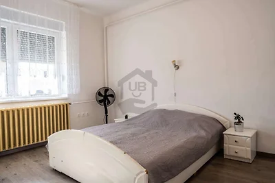 Villa FLORA mit aufgestelltem Pool