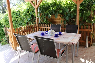 Casa con piscina nei vigneti