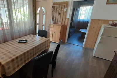 Haus Diana mit Hund