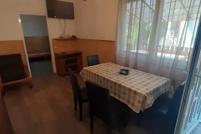 Haus Diana mit Hund