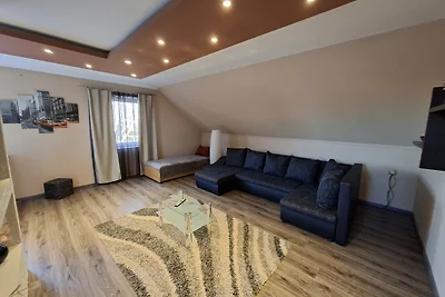 LOTUS Apartman mit aufgestelltem Pool