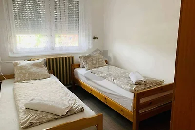 Villa FLORA mit aufgestelltem Pool