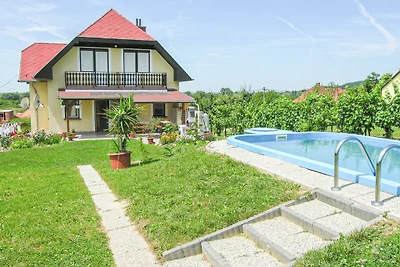 Casa di vacanza VIVIEN con piscina