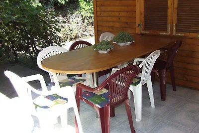 Tilla kinderfreundliches Holzhaus