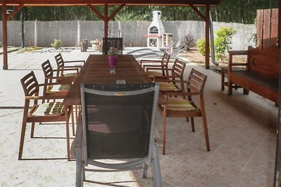 KURAZSI Vakantiehuis met zwembad