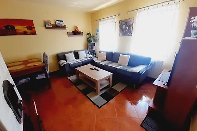 Casa con piscina nei vigneti